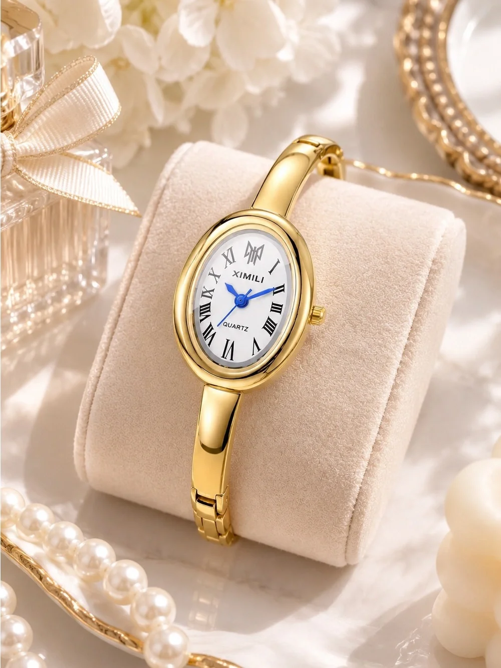 Baignoire Style Gold-Tone Oval Bangle Watch – Elegant Quartz Watch.